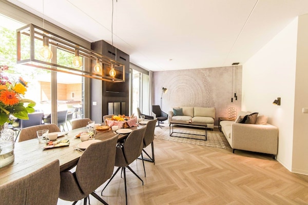 Luxe designvilla aan het water met wellness op Resort Maastricht - thumbnail 3