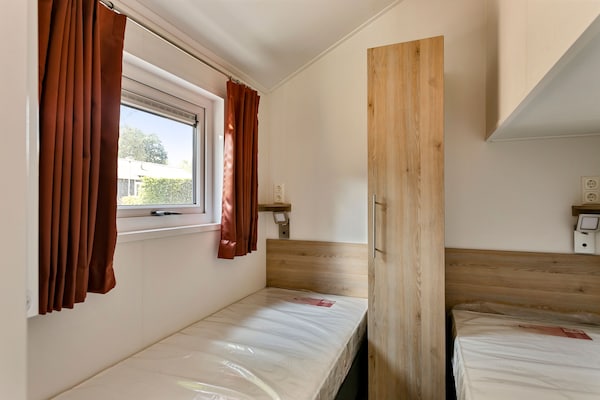 Vrijstaand waterchalet voor 6 personen op Recreatiepark Tolplas in Hoge Hexel - thumbnail 5