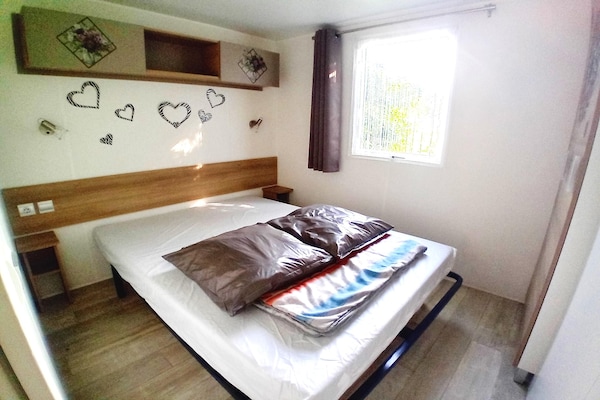 Op 1,5 km van het strand: Comfortabel chalet in Saint Jean de Monts - thumbnail 4