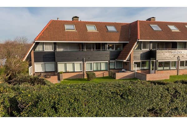 Zonnig appartement met zeezicht en balkon op de duinen van Zoutelande - thumbnail 1