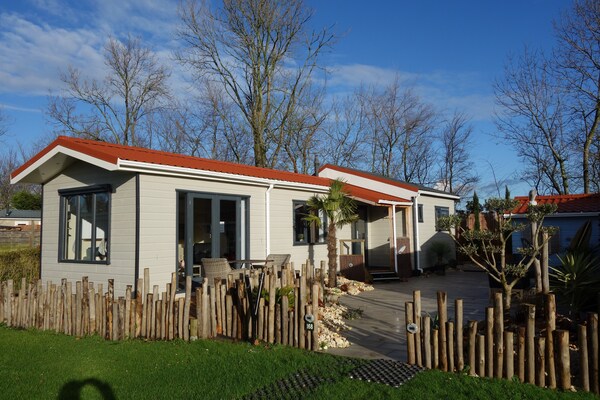 Chalet Sea Rocks: knus vakantiehuis met airco bij Goedereede, 3 km van zee - thumbnail 1