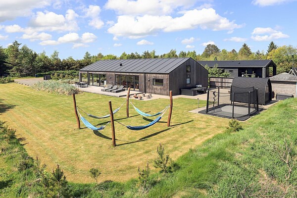 10-persoons vakantiehuis in Sæby op 400 meter van zee - thumbnail 1
