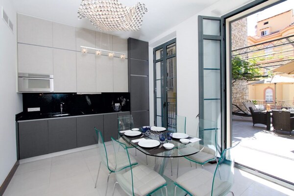 Wellness en luxe in Cannes: Stijlvol appartement voor 4 personen - thumbnail 3