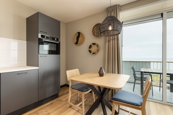 Stijlvol strandappartement in Egmond aan Zee met balkon en zeezicht - thumbnail 2