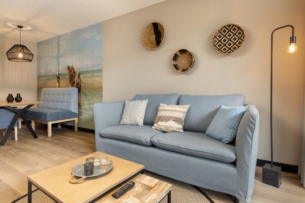 Elegant gerenoveerd strandappartement aan de boulevard van Egmond aan Zee - thumbnail 1