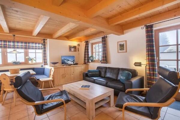 Centraal gelegen chalet aan de piste in Wald-Königsleiten · 8 pers. - thumbnail 2