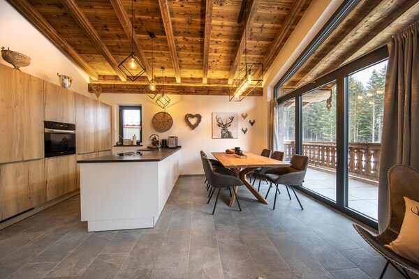 Luxe chalet aan de rand van Neukirchen met sauna en bergzicht - thumbnail 3