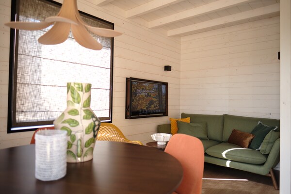 Moderne kubuslodge met panoramisch uitzicht in Resort Gulpen - thumbnail 1