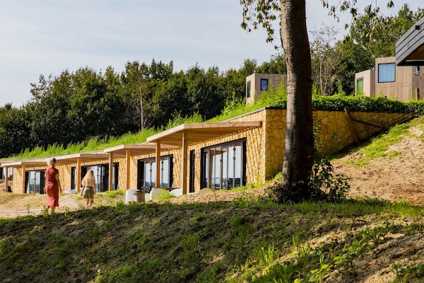 Moderne lodge aan de voet van de Gulpenerberg met tuin en huisdieren welkom - thumbnail 5
