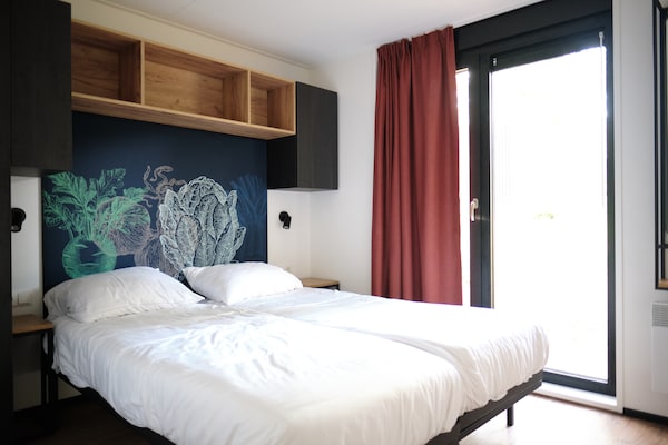 Moderne houten lodge in Resort Gulpen voor 6 personen met tuin - thumbnail 4
