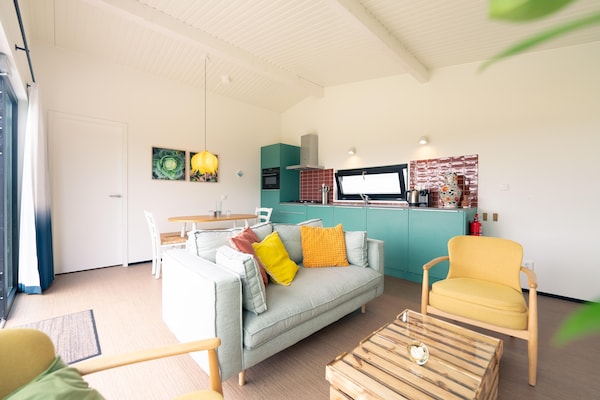 Vrijstaande lodge op 500 meter van het Noordzeestrand in Callantsoog - thumbnail 2