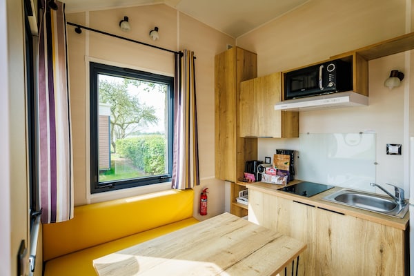 Tiny Beach House op Vakantiepark Eiland van Maurik 9 - thumbnail 3