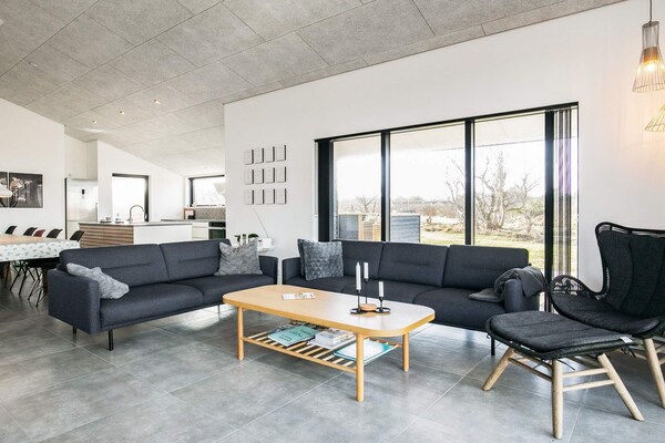 Op 900 m van zee: ruim vakantiehuis in Løkken voor 10 personen · 196 m² - thumbnail 4