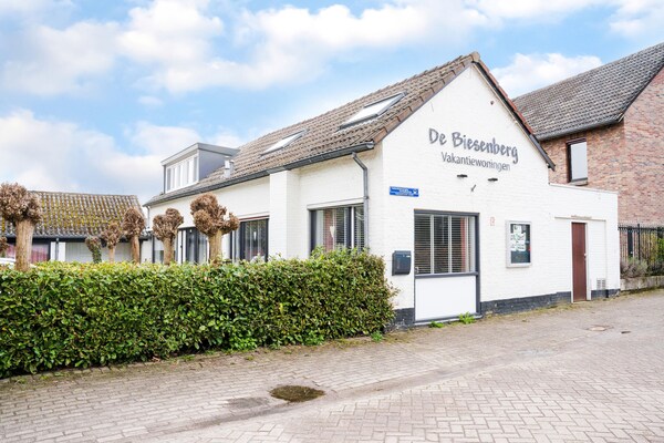 Vliek 14P: Luxe bosvilla voor 14 personen met privébos in Limburg - thumbnail 6