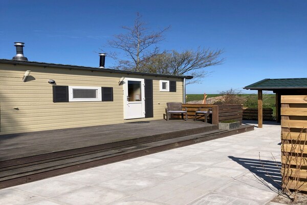 Wiringher Chalet 1: Vrijstaand genieten op de Waddenzeekust - thumbnail 6