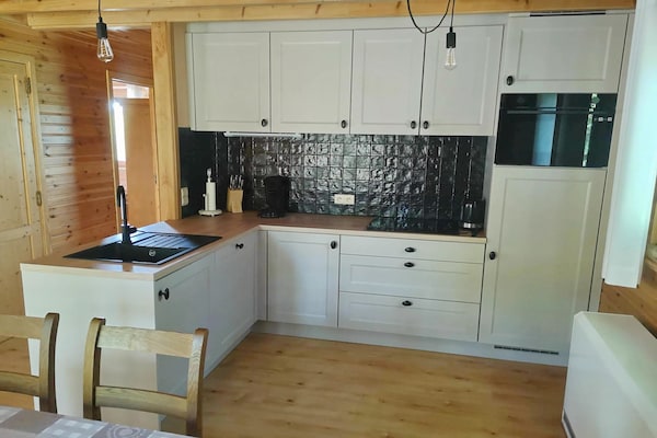 8-persoons chalet met sauna en pelletkachel in Biron - thumbnail 3