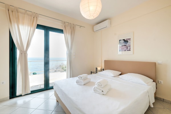 Strandvilla Arcadia: 3 huizen, 30m van zee, voor 14 personen in Pera Melana - thumbnail 5