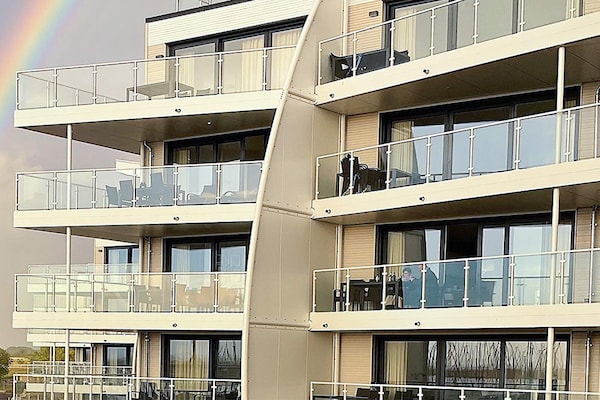 4-persoons appartement aan zee in Wendtorf met panoramisch uitzicht - thumbnail 1
