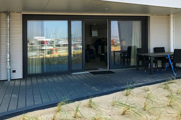 Appartement aan de Oostzee met panoramisch uitzicht op de jachthaven - thumbnail 2