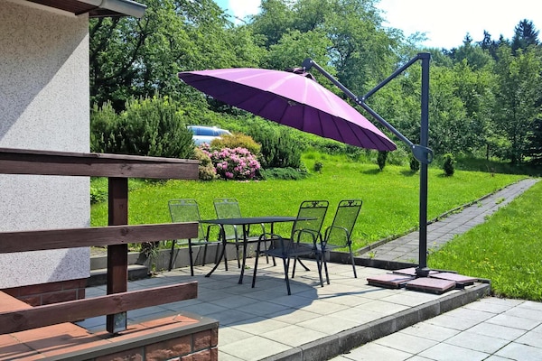 Rustgevend vakantiehuis in Steinbach-Hallenberg met boszicht - thumbnail 5