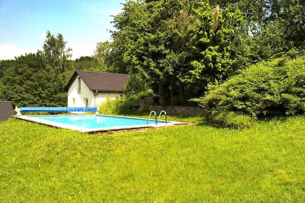 Rustgevend vakantiehuis in Steinbach-Hallenberg met boszicht - thumbnail 6
