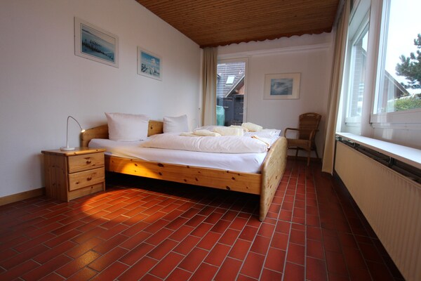 Licht appartement aan de golfbaan in rustig Alt-Westerland, vlakbij zee - thumbnail 5