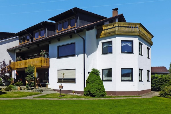 Stijlvol 4-sterrenappartement aan de golfbaan, 3 km van de Bodensee - thumbnail 1