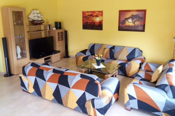 Ruim appartement aan het meer voor 10 personen in Westerholt - thumbnail 3