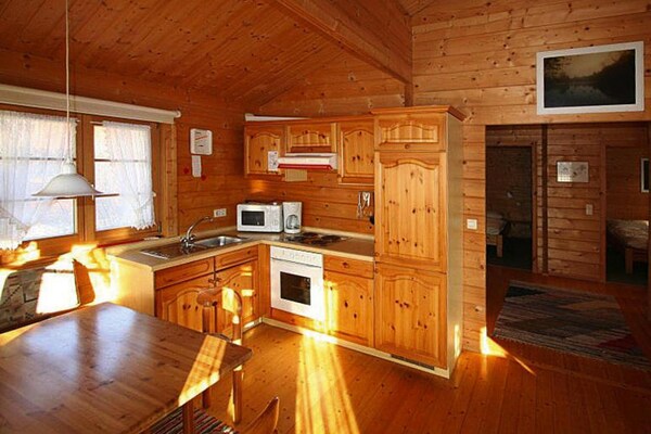 Knusse vrijstaande bungalow voor 4 personen op autovrij park in Hayingen - thumbnail 4
