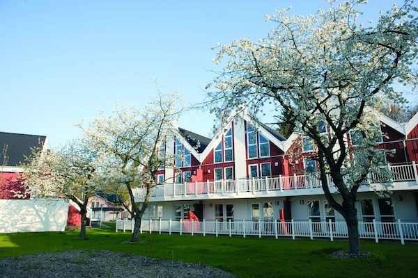 Aan het meer: Ruim appartement in het Schlosspark van Bad Saarow - thumbnail 1