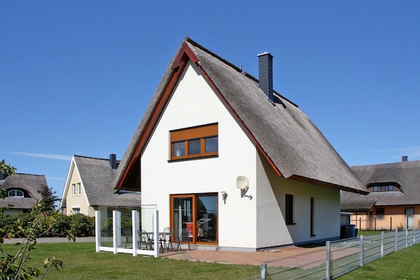 4-persoons vakantiehuis aan het meer in Vieregge - thumbnail 1