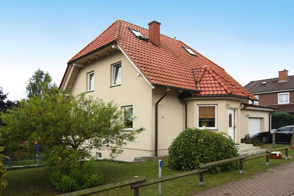 Sfeervol golfappartement in Malchow, 300 meter van het meer - thumbnail 1