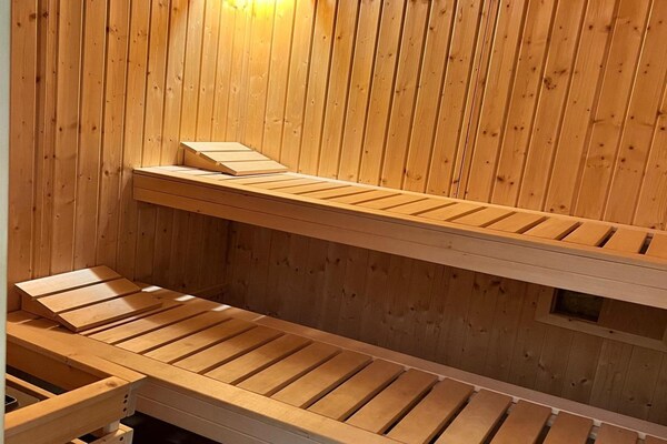 Vrijstaand vakantiehuis met sauna en roeiboot op 250 meter van de Müritz - thumbnail 4