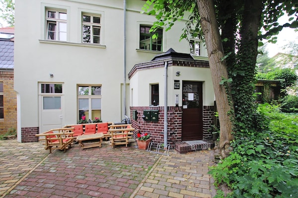 Chic appartement op de bovenste verdieping aan het Goethe Park in Leipzig - thumbnail 1