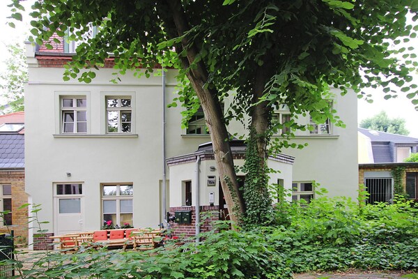 Chic appartement op de bovenste verdieping aan het Goethe Park in Leipzig - thumbnail 2