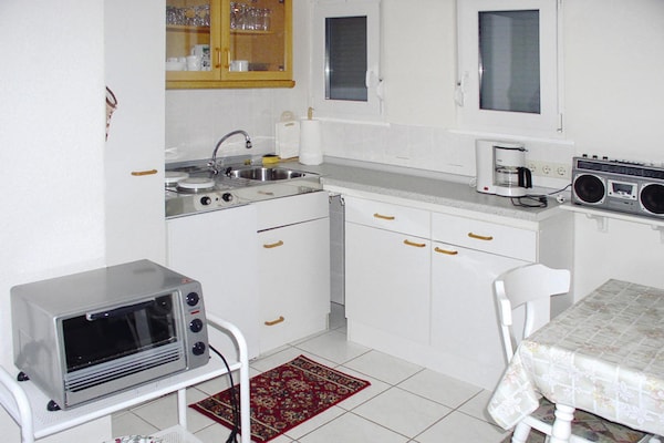Knusse bungalow voor 3 met open haard, 150m van het Zwarte Meer - thumbnail 6