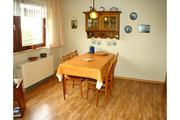 Op 1,0 km van zee: Licht zolderappartement in Dornumersiel - thumbnail 4