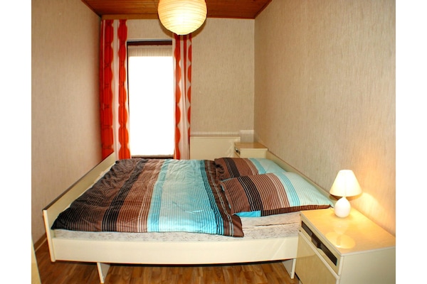 Op 1,0 km van zee: Licht zolderappartement in Dornumersiel - thumbnail 2