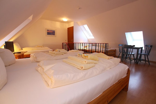 6-persoons appartement in Westerland op 1 km van de zee - thumbnail 3