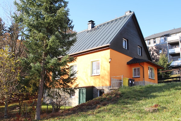 6-persoons vakantiehuis in Oberwiesenthal op 300m van de piste - thumbnail 5