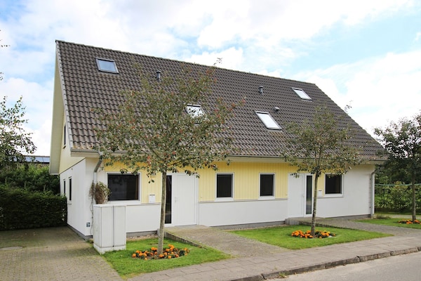 Groots vakantiehuis voor 21 personen bij de Müritz met twee woningen - thumbnail 1