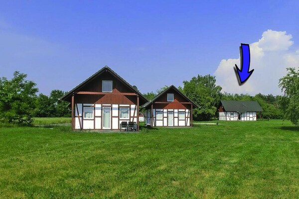 Moderne bungalow aan het Partwitzer See met weids uitzicht over het water - thumbnail 1