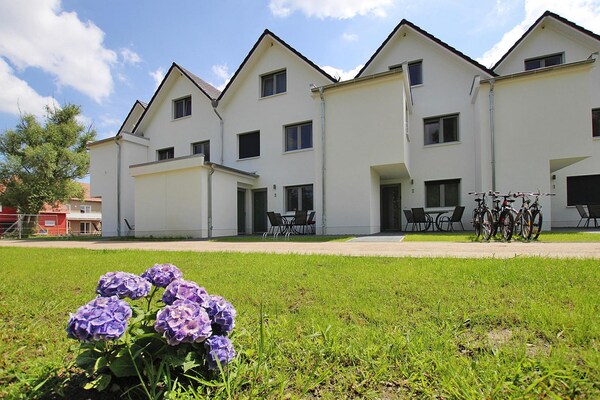 Luxe 5-persoons appartement direct aan de jachthaven van Plau am See - thumbnail 3
