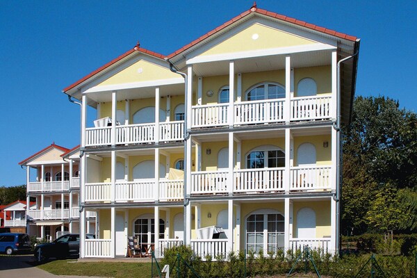 Knus appartement in centrum Graal-Müritz, 850m van Oostzeestrand - thumbnail 1