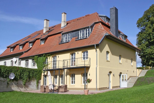 Villa Birgit: Luxe vakantiehuis voor 8 personen op golfresort bij Schwerin - thumbnail 1