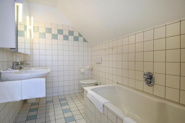 Licht appartement voor 4 op Hiddensee, 200 meter van het meer en 500 meter van strand - thumbnail 6