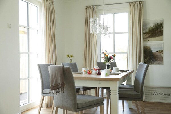 Aan het meer: Luxe vakantiehuis met rieten dak in Fuhlendorf · 105 m² - thumbnail 4