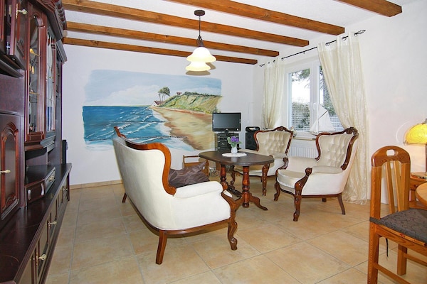 Ruim appartement met speeltuin en terras, 12 km van het strand - thumbnail 3