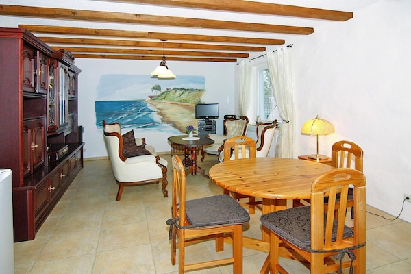 Ruim appartement met speeltuin en terras, 12 km van het strand - thumbnail 4