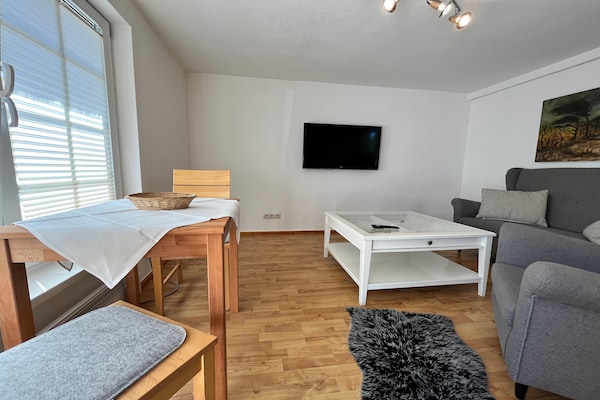 Op 650 m van het meer: Sfeervol appartement in Wieck am Darß - thumbnail 5